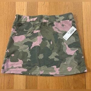 NWT Old Navy Camo Skirt, girls 6-7